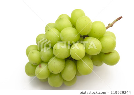 Image of a damaged Muscat grape (stock photo) 119929244