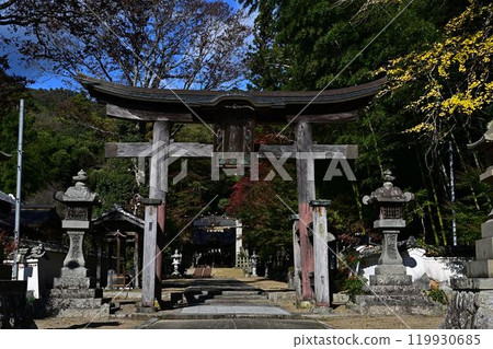 秋天的孝子神社 119930685