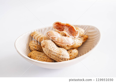 Boiled peanut 119931030