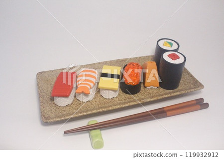 sushi  119932912