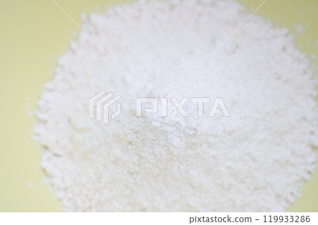 碗中煎餅混合物的圖像（照片） 119933286