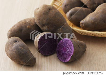 Shadow Queen 119933752