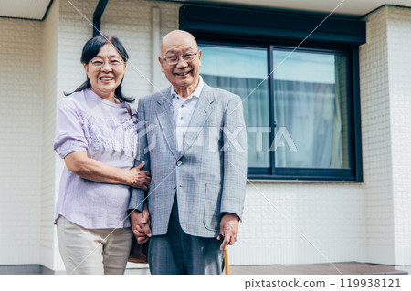 Cuddling senior couple Cuddling senior couple 119938121