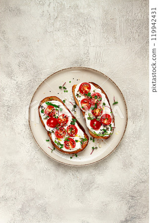 sandwiches with cream cheese and cherry tomatoes, breakfast, homemade, sandwiches with cream cheese and cherry tomatoes, breakfast, homemade, 119942431