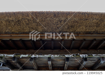 茅草屋頂屋簷 119945025