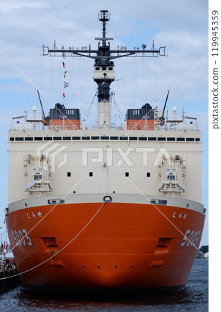 Icebreaker Shirase open to the public at Yokosuka Base Icebreaker Shirase open to the public at Yokosuka Base 119945359