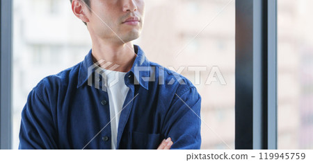 一個生氣的人 119945759