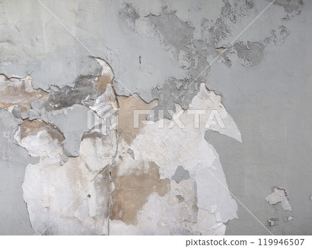 dampness moisture on wall 119946507