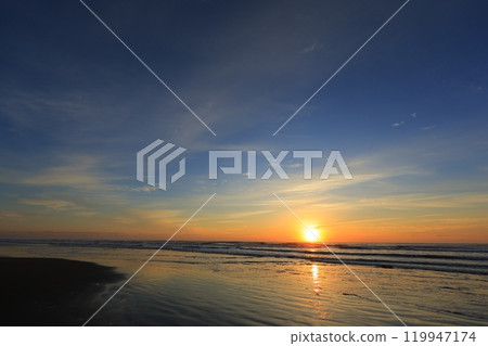 beautiful beach sunrise 119947174