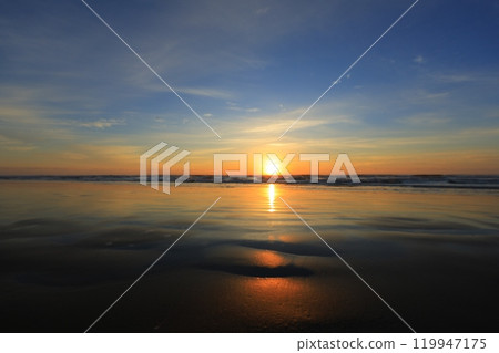 beautiful beach sunrise 119947175