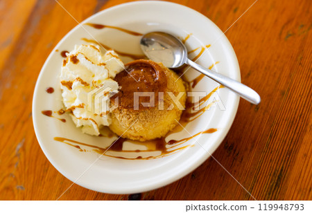 Image of Flan with cream 119948793