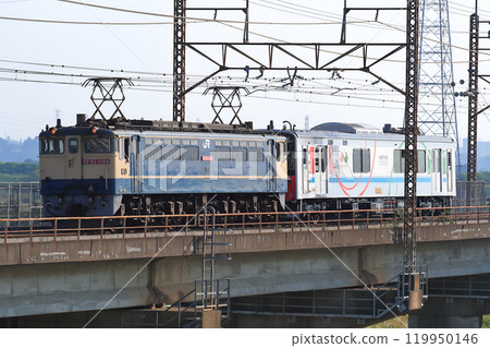 Fuel cell test vehicle "NE Train" transported to its next stage 119950146