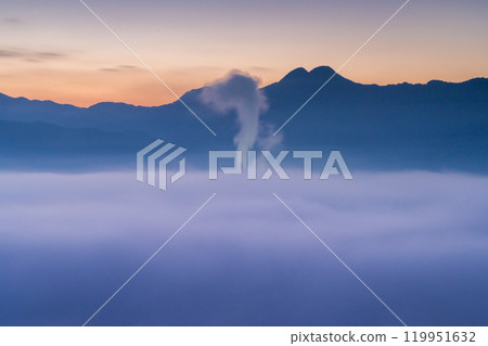 Chichibu sea of clouds before sunrise Chichibu sea of clouds before sunrise 119951632