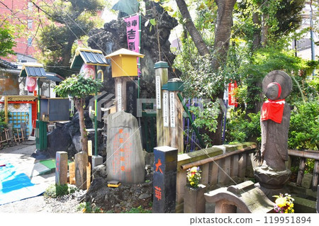 Asakusa Seven Lucky Gods: Benzaiten at Yoshiwara Shrine 119951894