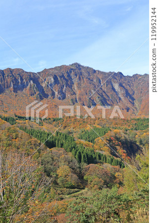 從和山看秋天的秋山鄉、鳥子山 119952144