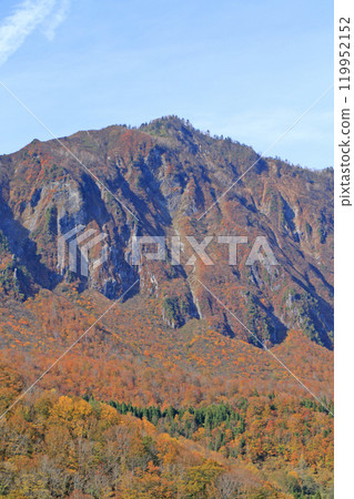 從和山看秋天的秋山鄉、鳥子山 119952152