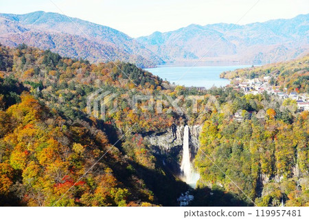 奧日光的秋天 - 從明智平展望台看到的華嚴瀑布 - 紅葉風景 119957481