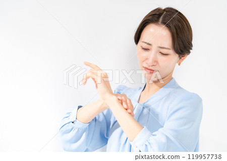 關心紫外線的女人 119957738