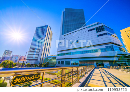 Yokohama cityscape in Japan Sakuragicho Station... Yokohama City Hall bathed in the morning sunlight... Light of hope... New Year's image = November 3rd 119958753