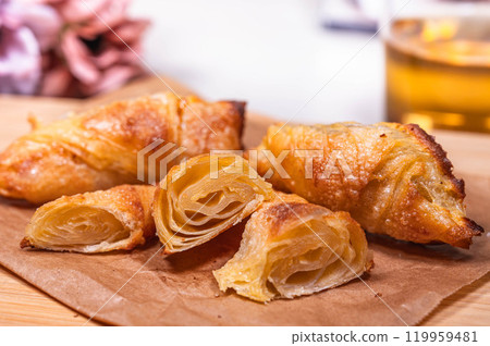 Gluten-free rice paper croissants Gluten-free rice paper croissants 119959481