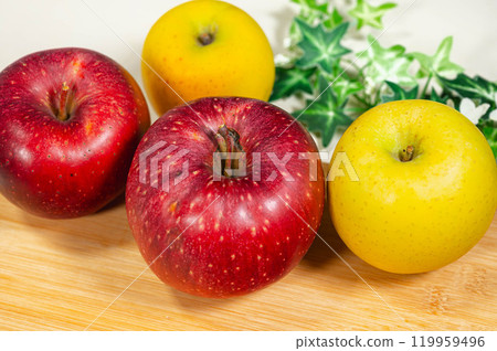 Three types of Shinshu apples Three types of Shinshu apples 119959496