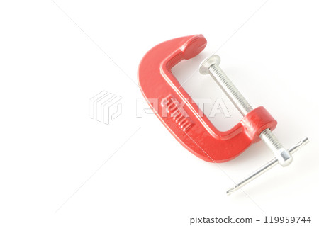 在白色背景下拍攝的夾子 119959744