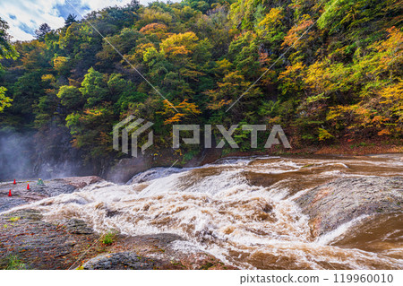 [Gunma Prefecture] Fukiware Falls during autumn 119960010