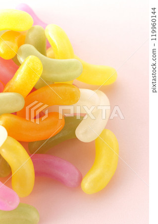 Colorful jelly beans 119960144