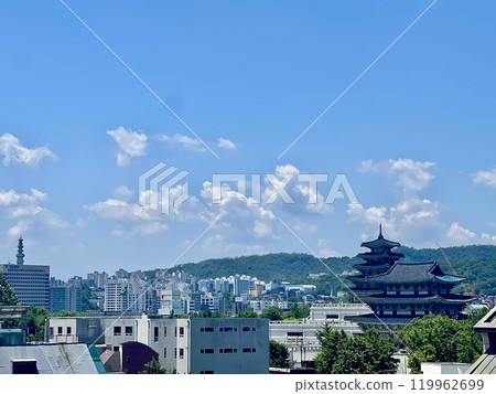 從北村韓屋村看到的首爾城市景觀 119962699