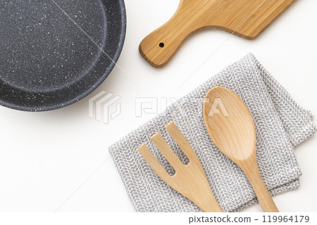 白色背景上的廚房用具 白色背景上的廚房用具 119964179