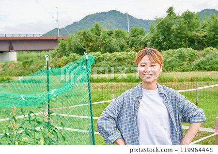 Fields and women, farmers, home gardens, rural life 119964448