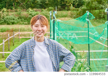 田野與婦女、農民、家庭花園、鄉村生活 119964533