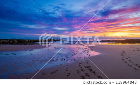美麗的日出天空和大海 119964848