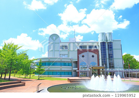 Kakamigahara City Central Library and fountain in Kakamigahara City, Gifu Prefecture Kakamigahara City Central Library and fountain in Kakamigahara City, Gifu Prefecture 119965952