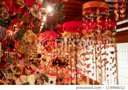 Japan's Three Greatest Hanging Decorations: Sakata's Umbrella Luck Japan's Three Greatest Hanging Decorations: Sakata's Umbrella Luck 119966012