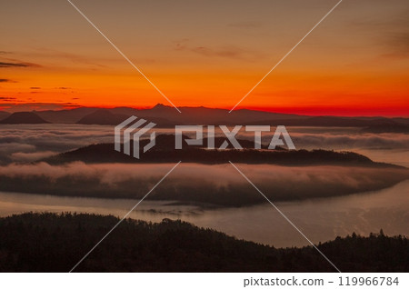 The sunrise of the Bihoro Pass 119966784