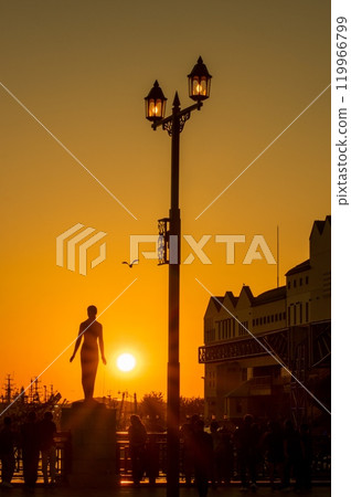 Watching the sunset at Nusamai Bridge 119966799