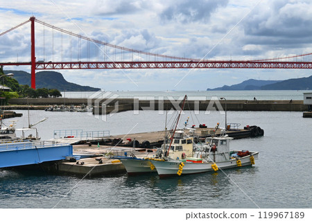 Hirado Bridge as seen from Tabira Port in Hirado City, Nagasaki Prefecture 119967189
