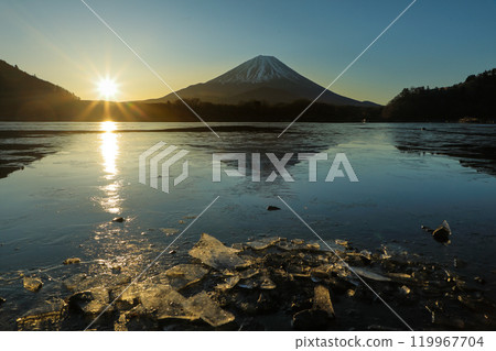 日本風景：本棲湖仲冬日出 119967704