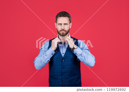 charismatic unshaven ceo. confident boss. mature businessperson in suit. 119972692