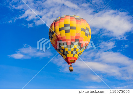 An aerial view of hot air balloons above the Teotihuacan pyramid. Adventure travel, cultural heritage, and aerial exploration concept An aerial view of hot air balloons above the Teotihuacan pyramid. Adventure travel, cultural heritage, and aerial exploration concept 119975005