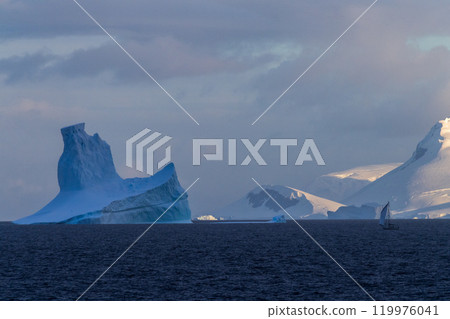 Antarctic landscape in the Gerlache Strait 119976041