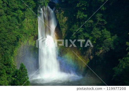 Rainbow Hijiri Falls (Yamato Town, Kumamoto Prefecture) Rainbow Hijiri Falls (Yamato Town, Kumamoto Prefecture) 119977208