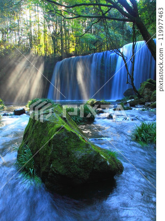 Nabegataki Falls illuminated by light (Oguni Town, Kumamoto Prefecture, vertical composition) Nabegataki Falls illuminated by light (Oguni Town, Kumamoto Prefecture, vertical composition) 119977463