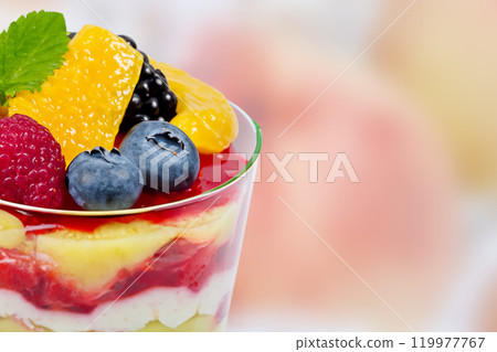Delicious fruit parfait Delicious fruit parfait 119977767