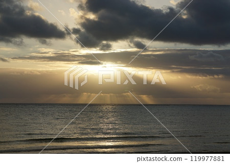 天使的梯子與早晨的陽光 119977881