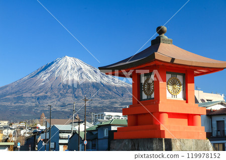 Mt. Fuji seen from Fujinomiya Sengen Taisha Hongu Omotesando, Fujinomiya City, Shizuoka Prefecture Mt. Fuji seen from Fujinomiya Sengen Taisha Hongu Omotesando, Fujinomiya City, Shizuoka Prefecture 119978152