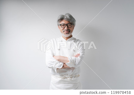 男廚師交叉雙臂 119978458
