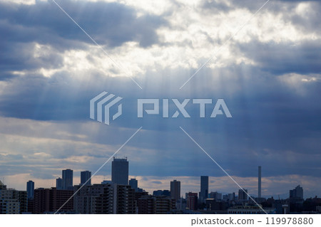 Crepuscular Rays (Angel's Ladder) Crepuscular Rays (Angel's Ladder) 119978880