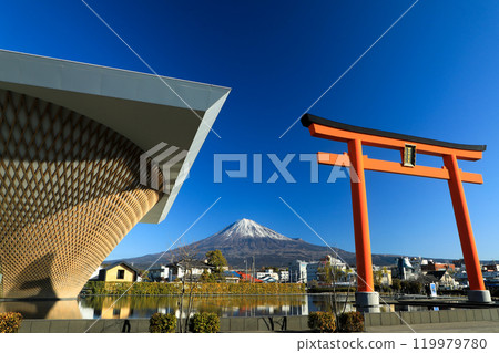靜岡縣第一鳥居與富士山 富士山世界遺產中心 119979780